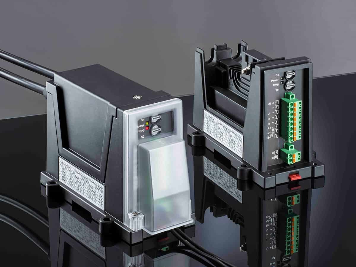The ProLine P50000 high-voltage transducers are used to monitor primary circuits on traction units and locomotives. We talk about the important design features of the P50000 which help to maintain safety for passengers and staff onboard trains. buff.ly/3pydKBX