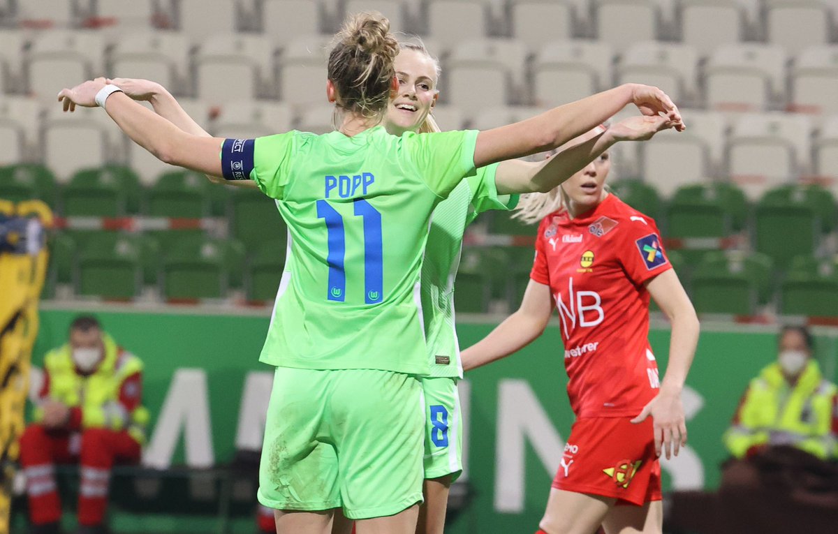 CornerEnEl90's tweet photo. | #Octavos de final (ida) | #UWCL 🇪🇺
#Wolfsburg 🟢⚪ 2-0 #LSKKvinner 🟡⚫
📰: Un doblete de Popp acerca al Wolfsburgo a cuartos.
⚽: Alexandra #Popp (2' y 59').
📸: @VfLWolfsburg_ES https://t.co/k4h40wJcUv