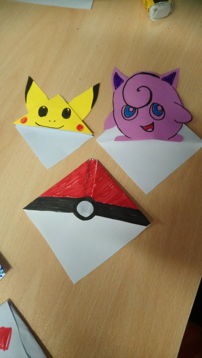 nevin_lou's tweet photo. We made corner book marks for all the new books we are planning to read @StMarysMossSide @dhulston @MrRahman___ @MrKHStMarys https://t.co/NBNN7sZmME