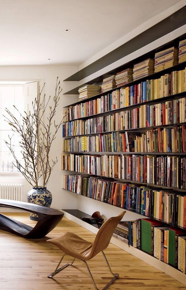 ValaAfshar's tweet photo. “Reading can seriously damage your ignorance.” #WorldBookDay 📚 https://t.co/KRJxuoemIt
