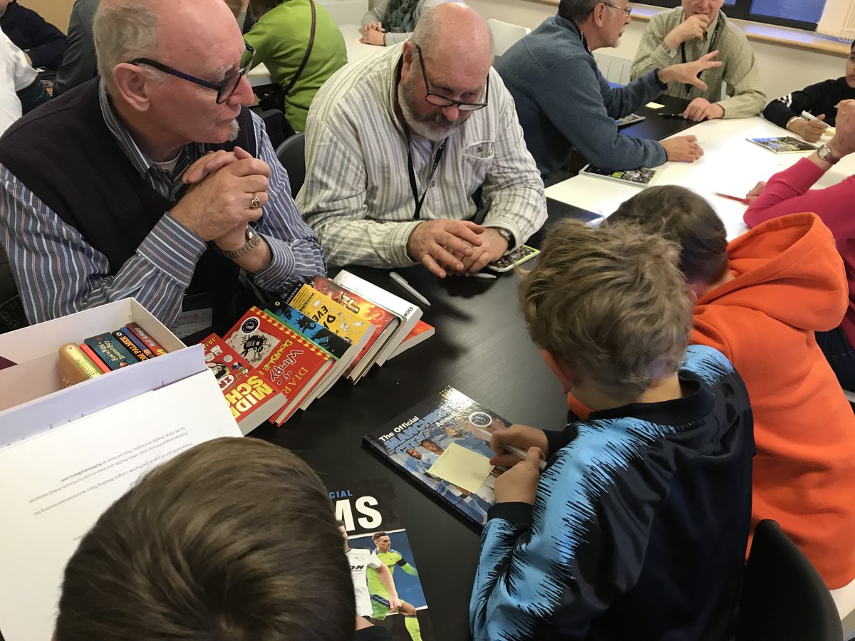 DCCTOfficial's tweet photo. #ThrowbackThursday

2️⃣0️⃣1️⃣9️⃣ World Book Day saw local schools share a story with our Forever Active participants 🌟

They also wrote their own We Are Derby poems with Derby's @JMThras 🖤🐏

We can't wait until we can host more great events like these 🙌 #PLReadingStars https://t.co/waubyiyYka