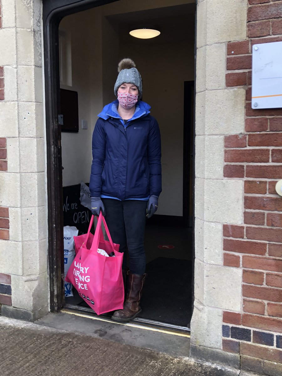 Busy morning today! This is Katy from Cre8 #Macclesfield receiving a delivery of our special #MothersDay #toiletry treat bags, which will be distributed to Mums on the Moss Rose Estate next weekend. #community #foodbanks