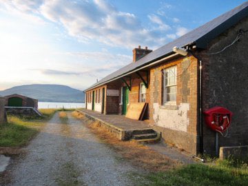 helenriddell's tweet image. Railway tracks on an island. Former British Admiralty engineers’ workshop built in early 1900s and later used as a base for Glenans Sailing School. A narrow gauge railway linked it to a nearby pier, remains of a turntable are also still there #BereIsland #EngineersWeek2021