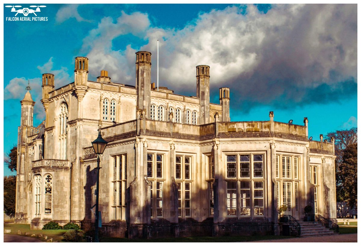 Lovely shot of Highcliffe Castle a few weeks back! Out on my Walk! 🏰🌞😎💙🏰 #highcliffe #castle #castlesofinstagram #lovethis #bluesky #clouds #cloudscape #shadow #morningwalk #sonyalpha #hampshire #hampshirebusiness #hampshirephotographer #southcoast 🏰