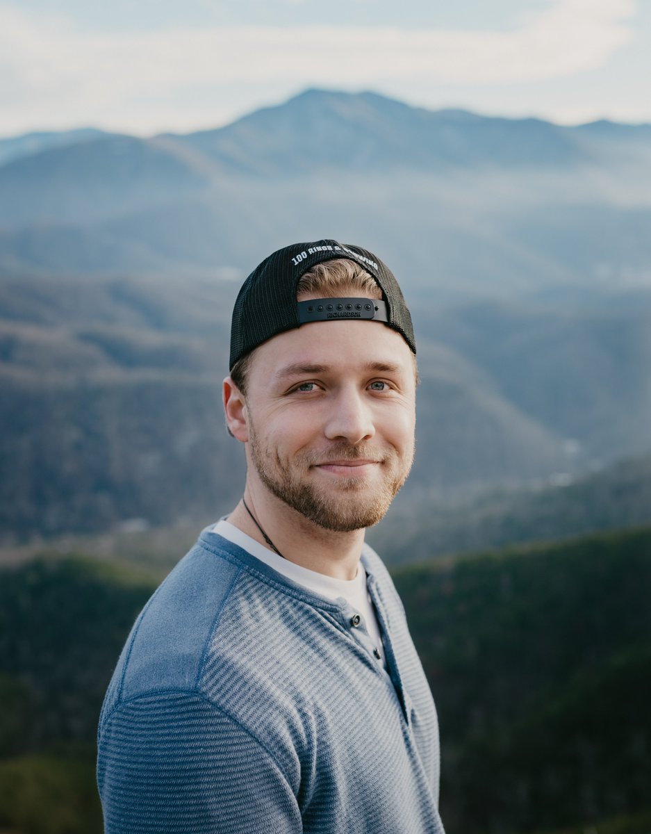 nmualumni's tweet photo. #WildcatsMeanBusiness: Meet Ian Altobello '19, founder of The Boreal Collective, a fully-remote creative marketing company. "Being a Wildcat business means having integrity and determination to continuously strive to make a difference." #alwaysNMU #shareNMU #NMUalumni https://t.co/BKCJcDltMW