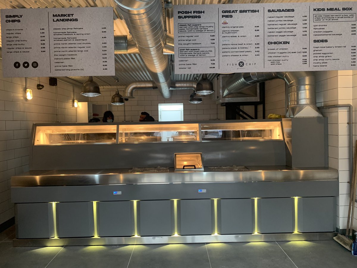 Good luck to Hamid and his team at <a href="/Poshfishandchip/">Posh Fish & Chip Co</a>. This is their second site but their first time buying a #Kiremko. And what a way to start with this stunning shopfit and powder coated grey 5 pan island range
