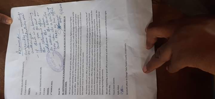 Maskani254's tweet photo. 8 rights defenders from Taita Taveta arrested for assembling to picket and express dissatisfaction with the state of healthcare in the county.
@DefendersKE is working to secure the freedom of the arrested HRDs.
#ReleaseTaveta8
#DefendingRightsIsNotACrime
#StopImpunityKE https://t.co/YroLmXOt20