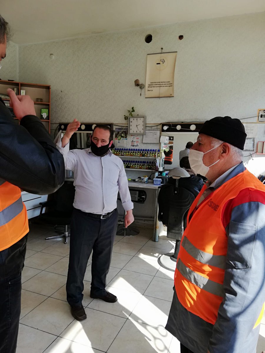 BulbulzadeO's tweet photo. Türkiye’de bütün kurumlarla eşgüdüm içerisinde gerçekleştirilen #KontrollüNormalleşme Döneminde #DinamikDenetimModeli kapsamında okulumuz öğretmen ve personelleri esnafı ziyaret etti #burasıbizde @ziyaselcuk @FatmaSahin @KalayliOmer @Sehitkamilkyk27 @yagcimehmet27 @SehitkamilMEM https://t.co/4F9HqwyIkz