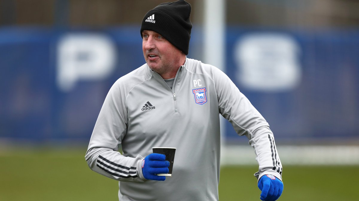 IpswichTown's tweet photo. ☕️ First day on the training pitch for our new boss!

#itfc https://t.co/54ndzqhid3