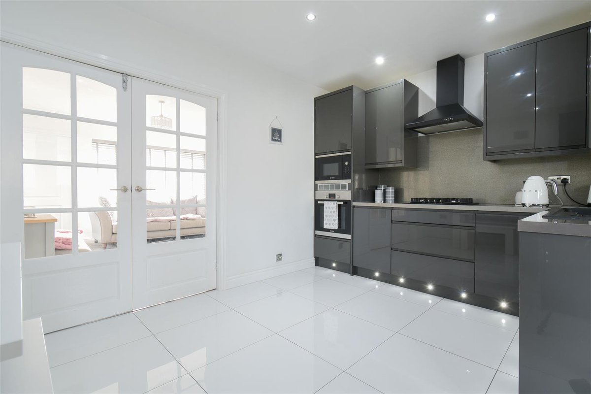 law_agents's tweet photo. SNEAK PEEK OF ST MICHAELS CLOSE, BLACKBURN COMING THIS AFTERNOON 👀
THIS HOUSE IS WHAT DREAMS ARE MADE OF! 😍
This wonderful three bedroom semi-detached property will not be on the market long! 
Give our Sales Team a call on 01254 920 200 to book your viewing! https://t.co/5a5bnfxQpH