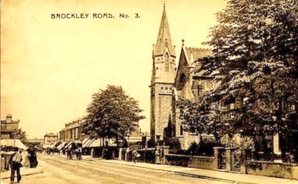 Love_SE4's tweet photo. The sorting office in Brockley used to be a church. Trying to find out who owns the land is proving to be difficult. But I'm amazed at the stories I'm being sent❤️ 📸 #CroftonParkHistory #SortTheSortingoffice https://t.co/ADGHpsYZ0i