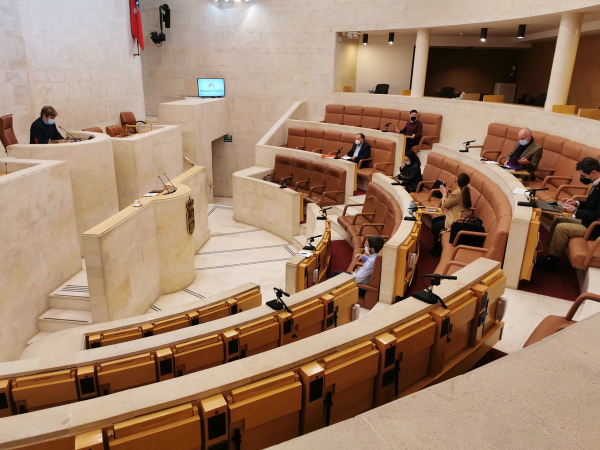 🏛️🍊 Nuestro diputado @DiegoMaranon3 asiste a la Comisión de Medio Ambiente  a la comparecencia de Gustavo Gutiérrez, responsable de Comunicación de la Asociación PG Costa Quebrada, para informar sobre el Proyecto de Ley del P.N. de las Dunas de Liencres y Costa Quebrada.