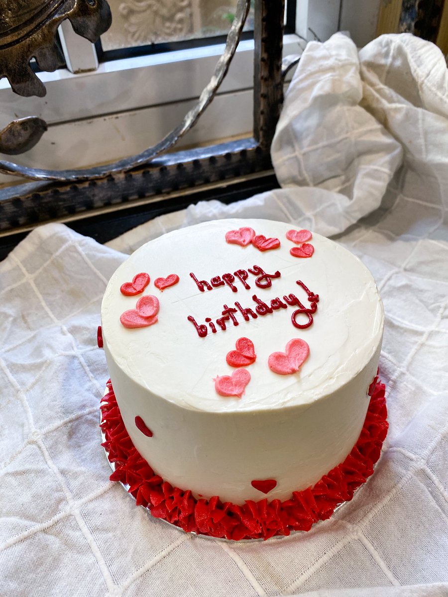 dhivbakes tweet media