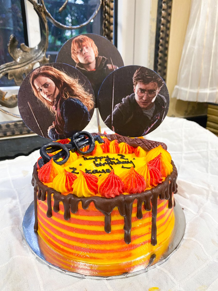 dhivbakes tweet media