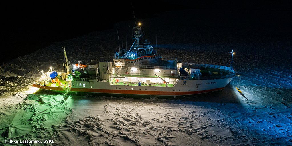 IlmaTiede's tweet image. Itämeren syvän veden lämpötila on kohonnut jopa 2–3°C viime vuosikymmeninä. Arandan talviseurantamatkalla mitattiin nyt paikoin ennätyksellisen korkeita lämpötiloja. Ahvenanmeren syvänteessä +7°C ylittyi ensimmäistä kertaa 57 vuoden mittaushistoriassa.

👉ilmatieteenlaitos.fi/uutinen/4GX3E1…