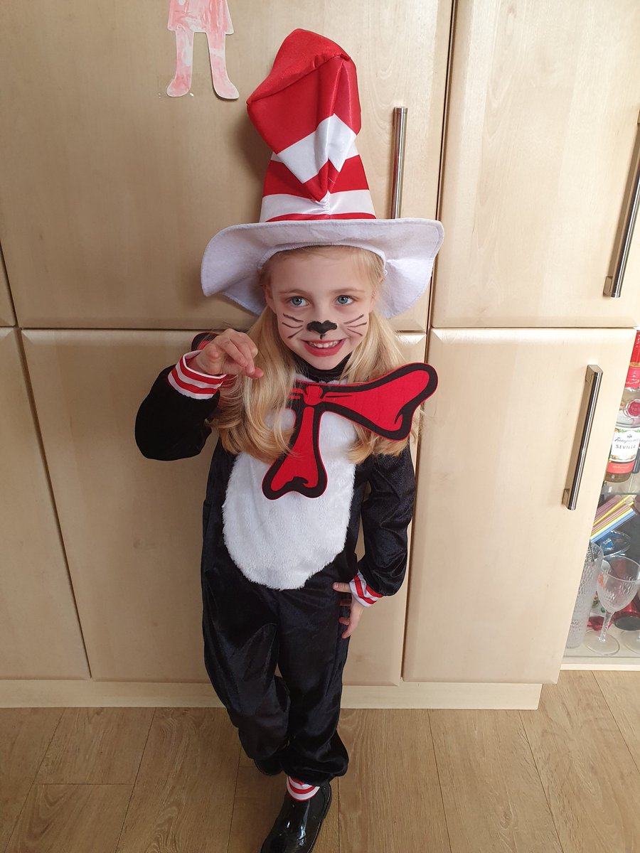 NicnacW79's tweet photo. #catinahat #WorldBookDay @KSInfants https://t.co/TM1NMBmFey