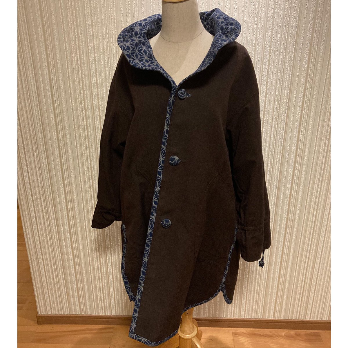 Elephant_K's tweet photo. おばさんが作っていた
久留米かすりを使った洋服
むかーしのかすりを使っていて、
すごく丈夫

リバーシブルなんです

#伝統工芸　＃久留米かすり https://t.co/6cGFdflITv