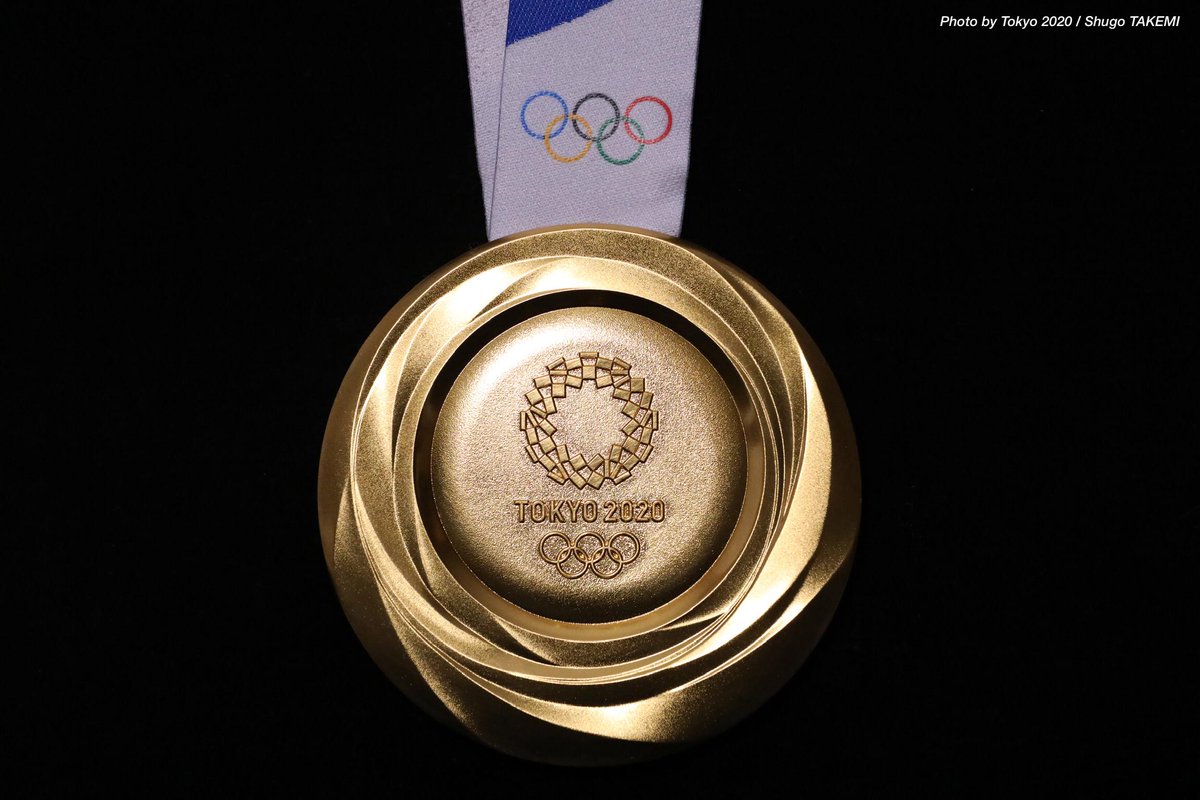 The two sides of the <a href="/Olympics/">The Olympic Games</a> Games #Tokyo2020 gold medal 🥇

Which side do you prefer? #UnitedByEmotion 

Like for left 👍
RT for Right 🔁