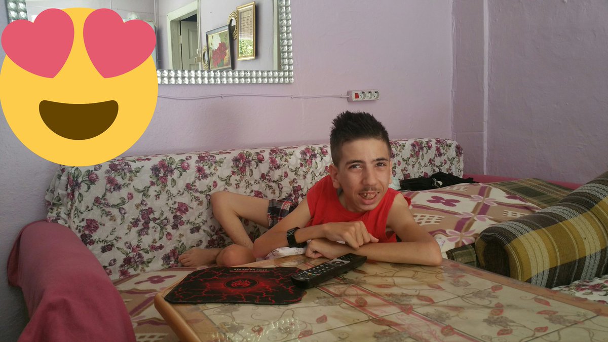 Yarın cok geç olabılır hayatı erteleme hayat keşkeleri sevmez ömür tükenıyo yasamak son nefese kadar direnmek gerisi Allah kerim kımsenın ahını değil duasını alın herkes istediği hayatı yasamıyo ben engelli dogmayı tercih etmedim Rabbım yarattı şükür yalan dünya