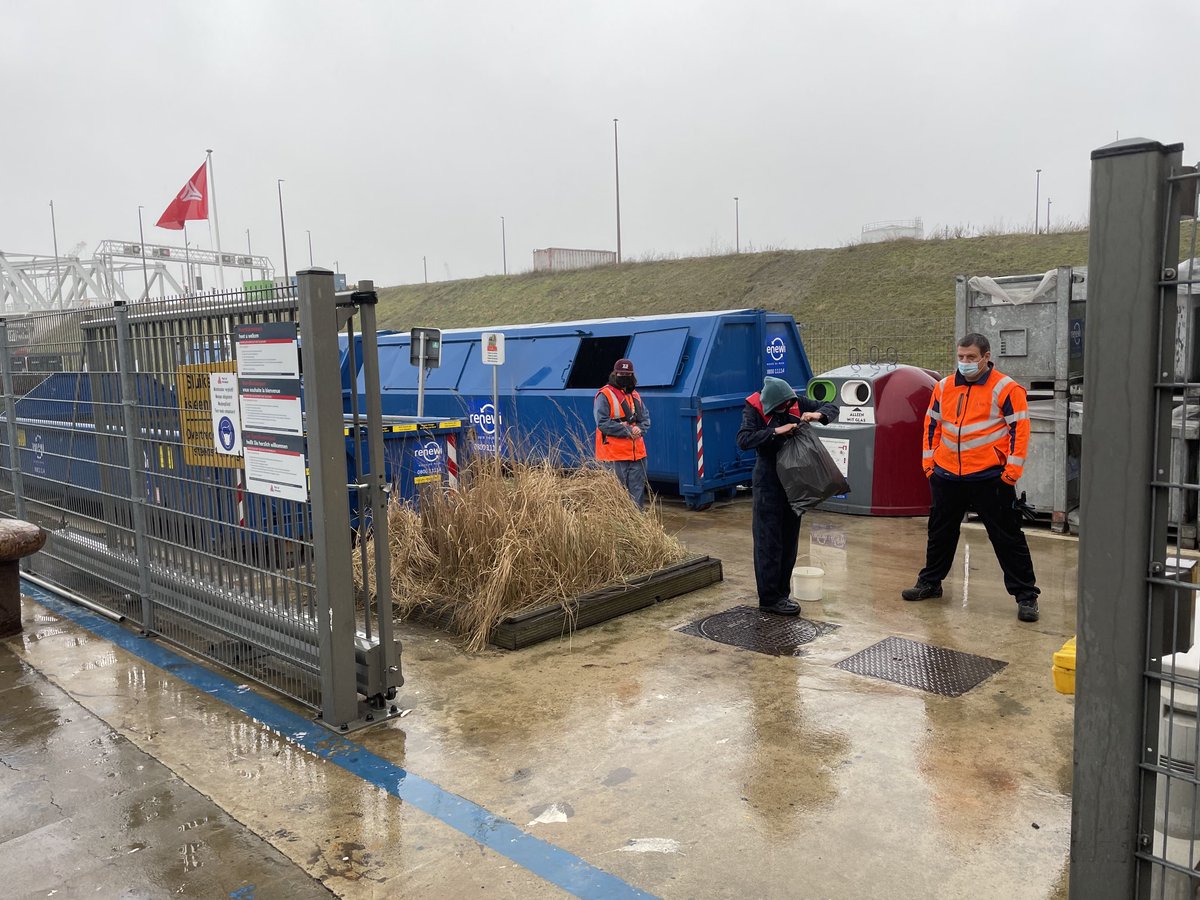 Leren door te doen. 
Onze vierdejaars varen met de Themis. Navigeren, poetsen, koken, afval sorteren... Het hoort allemaal bij de job!