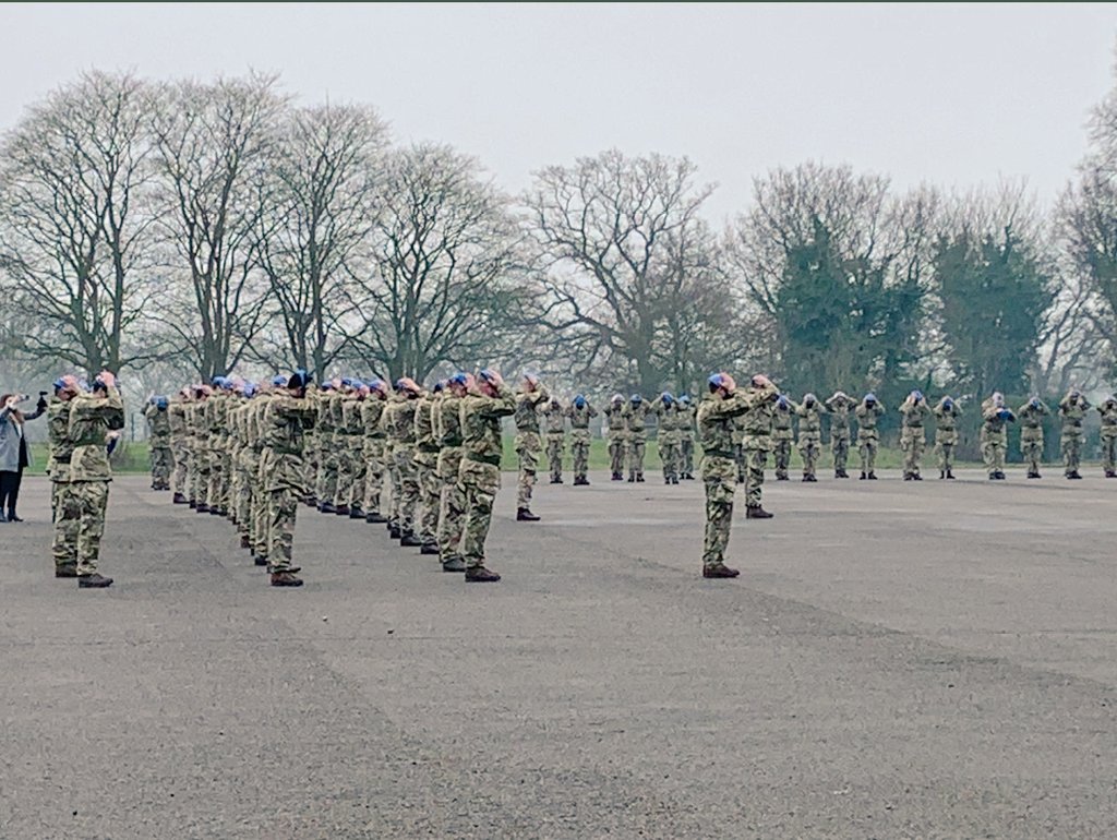 6RegtRLC's tweet photo. The Bde Comd visit yesterday marked the end of MRX and the start of Op TOSCA 34. Thank you for presiding over our beret parade @102LOG, the moment we changed in to our prestigious blue UN berets #TeamHalberd https://t.co/iYMqJ0ggz5