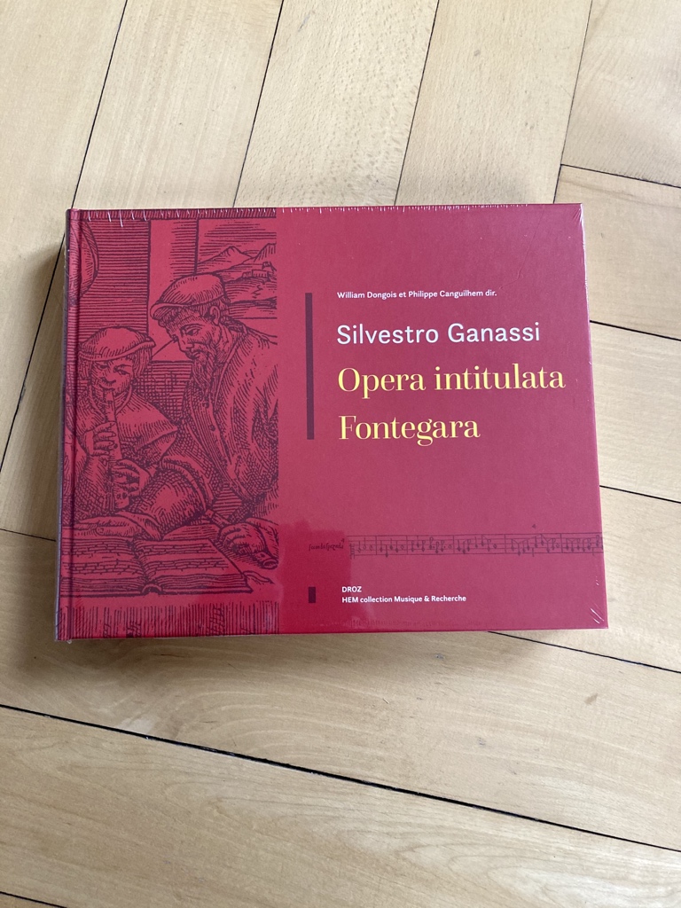 ganassi's tweet image. This is what the new Fontegara edition looks like. Quite a thick, heavy, nicely edited book! More info here: fontegara.com/blog/fontegara…