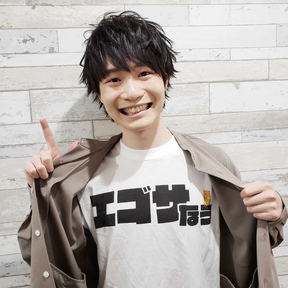 ストイッカー元 佐藤元 夜10時からabemaで 声優と夜あそび に出演させていただきます 浪川さんと石川さんにお会いできることが物凄く楽しみ なのでいっぱいお話してきます お守りにエゴサtシャツを持っていきます 笑 声優と夜あそびを見ることは