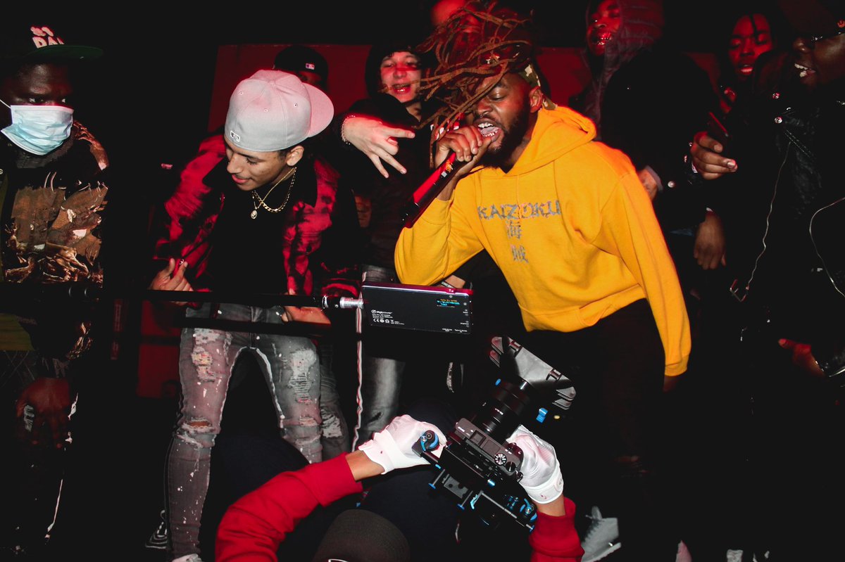 solflwers's tweet photo. Artist @zkn912
Shot by: @solflwers
Rage Engaged‼️🔥🏴☠️ #artist #musician https://t.co/tXC0JPGSwy
