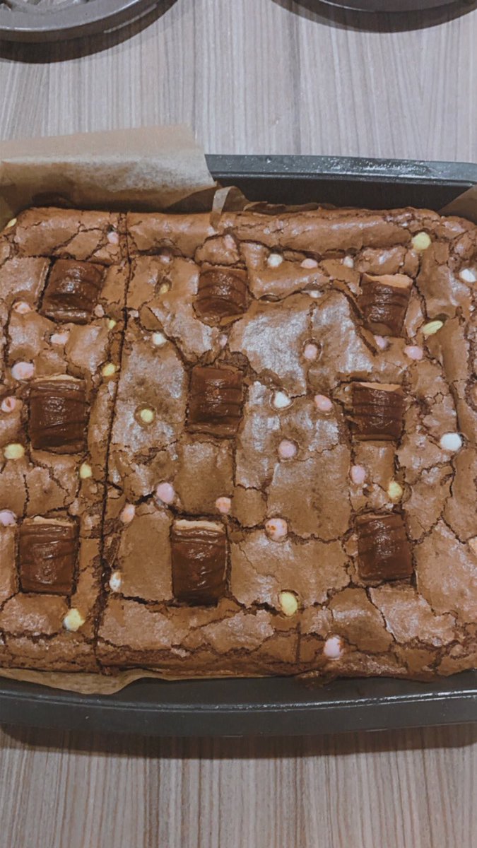 KSWCoCurricular's tweet photo. We made brownies in the KSW Baking Club yesterday...donโt they look delicious! ๐ซ๐จโ๐ณ๐งโ๐ณ @KingsWorcester #MeetKings #MeetTheCreative https://t.co/K9l5h1edQ8