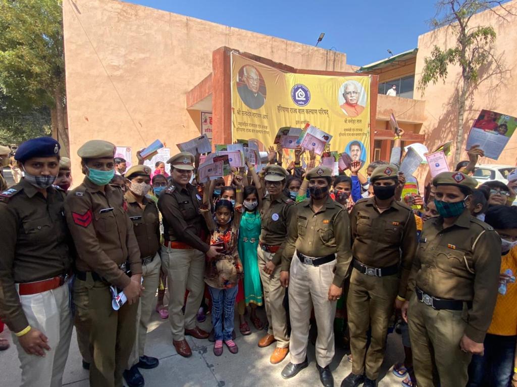 #HifazatExpress video van covered Faridabad and Mewat (Nuh) districts yesterday where awareness events were conducted in the presence of #HSCPCR Chairperson <a href="/JyotiBainda/">Jyoti Bainda</a> and <a href="/police_haryana/">Haryana Police</a> officers