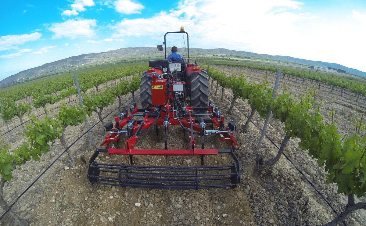 emmsAgricola's tweet photo. Un dels productes més destacats d'@IDdavidslu és el #cultivador amb #interceps #Davicultor. Saps quines són les seves característiques més destacades?
⬇️⬇️⬇️⬇️ https://t.co/Ivsmn8oj8T