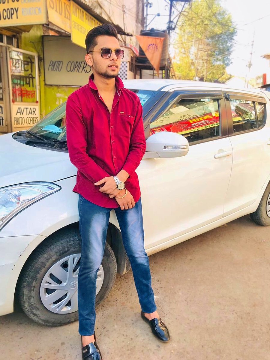 siddharth_455's tweet photo. महफ़िलो में महफ़िल है, सवालों में जवाब, कईयो के लिये खराब, कई कहते है जनाब।।।👑 https://t.co/dH0FlFt8Rj