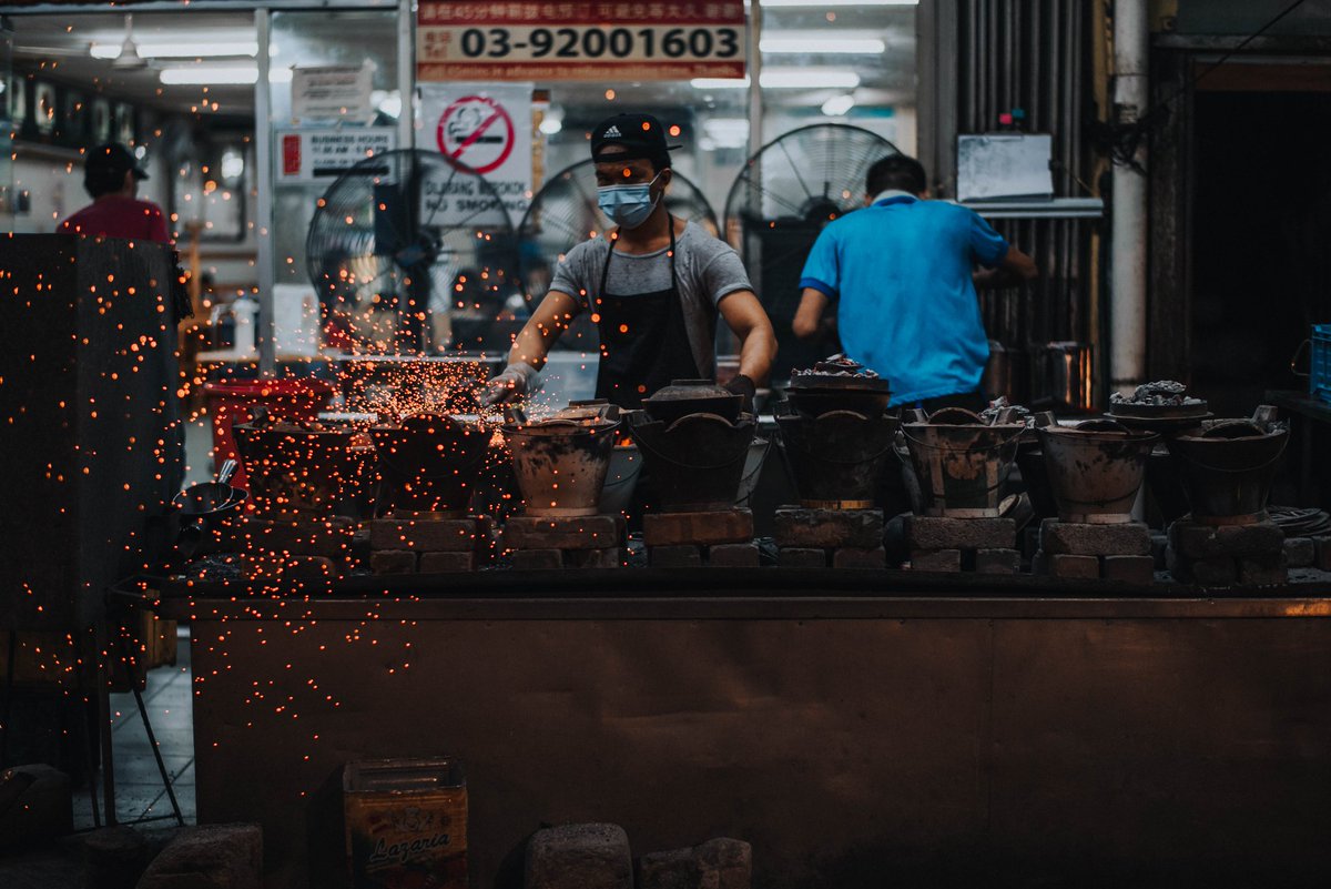 ShsendranG's tweet image. yesterday my dinner was filled with spark 💥🥘
#spark #sparkfire #streetphotography #photography #street #art #photographer  #foodporn #malaysianfood #foodpornmalaysia #klstreetfood #explorekualalumpur #foodphotography #foodinstagram #nikonphotography #nikon #nikonmalaysia