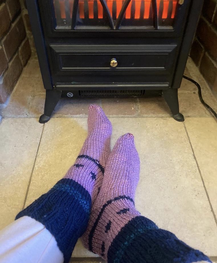 GoldiesLive's tweet photo. It is #WorldBookDay and Cheryl is in her comfy socks with some more gentle songs today at 11am on
https://t.co/0Eosrb9J76
Thanks to Rachelโs mum for these cosy knitted socks ๐
@GoldiesCharity @goldiescymru @cdflibraries @swansealibrary #cosy #singalong #sofasinging https://t.co/H74YkJNFyz