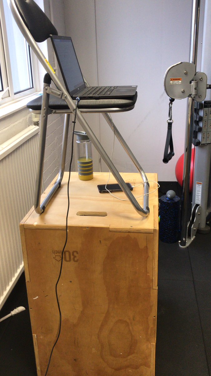 CharlieRPoynter's tweet image. What else would you use a plyo box for 🤷‍♀️#workfromwork problems