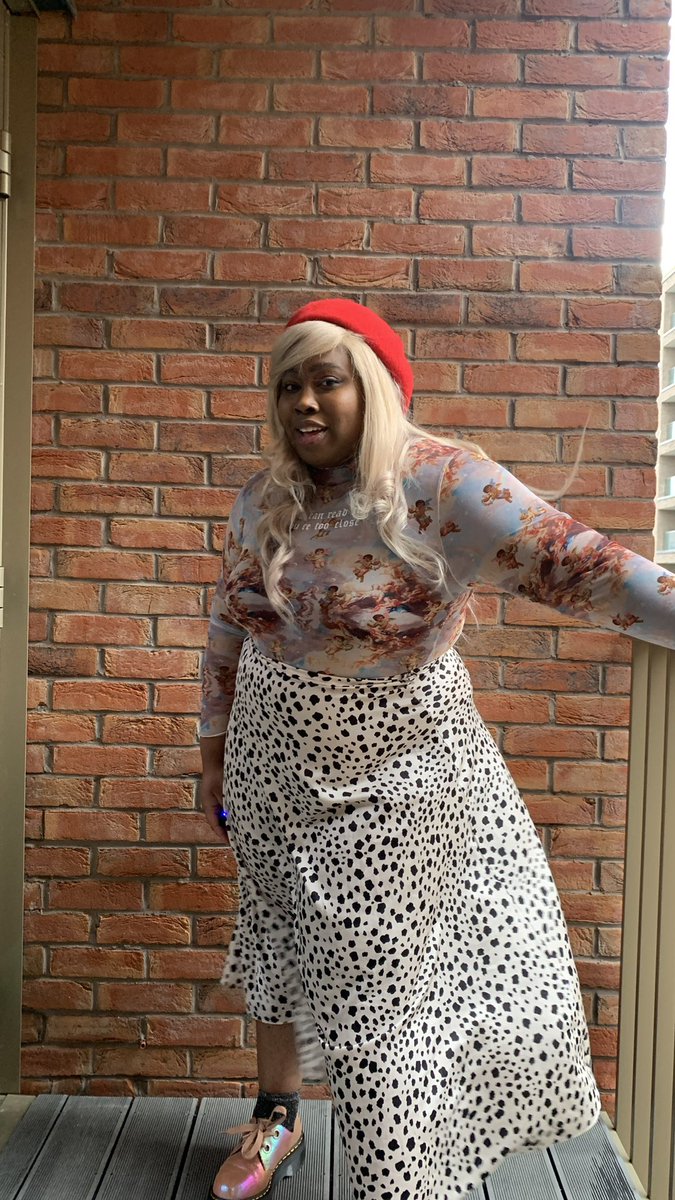 muinatabdul's tweet photo. Enjoying #WorldObesityDay by eating what I want and reminiscing on these excellent looks 💖✨ https://t.co/O9kUx0pEA6