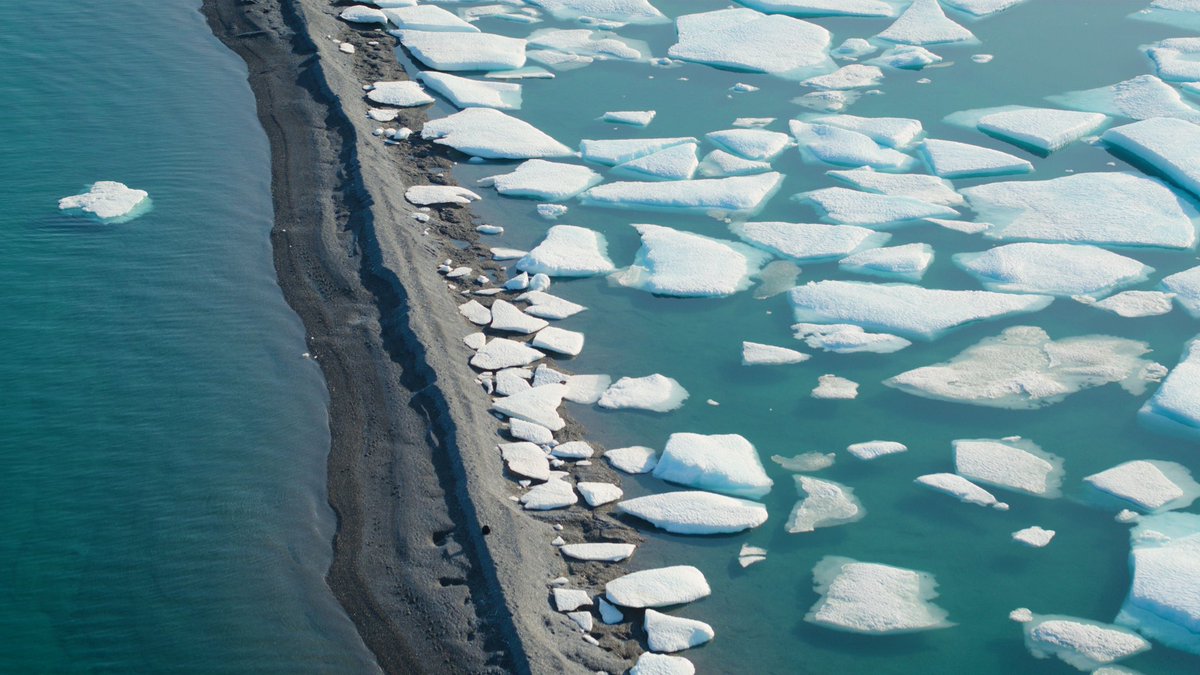 A #drone view of the land bridge connecting #BeecheyIsland to #DevonIsland in the #Nunavut region of #Canada’s #Arctic
