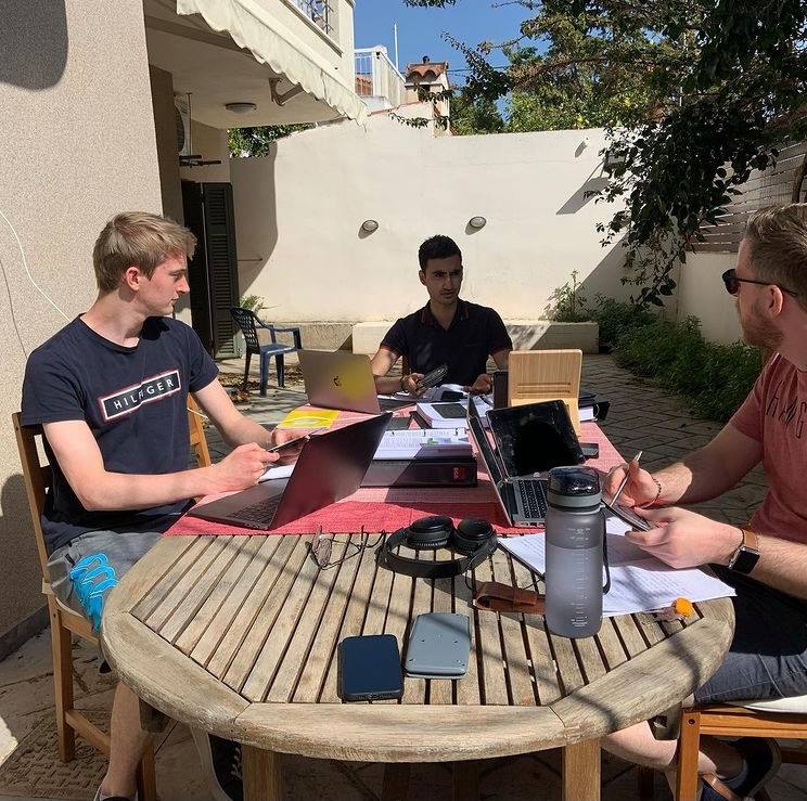 EPSTbv's tweet image. Studying in Greek style 🇬🇷 @jespertieman #pilotlife #studypilot #becomeapilot #howtobecomeapilot #pilotexams #aviation #aviationlovers #pilotschool #epst_pilot_training #globalaviationsa