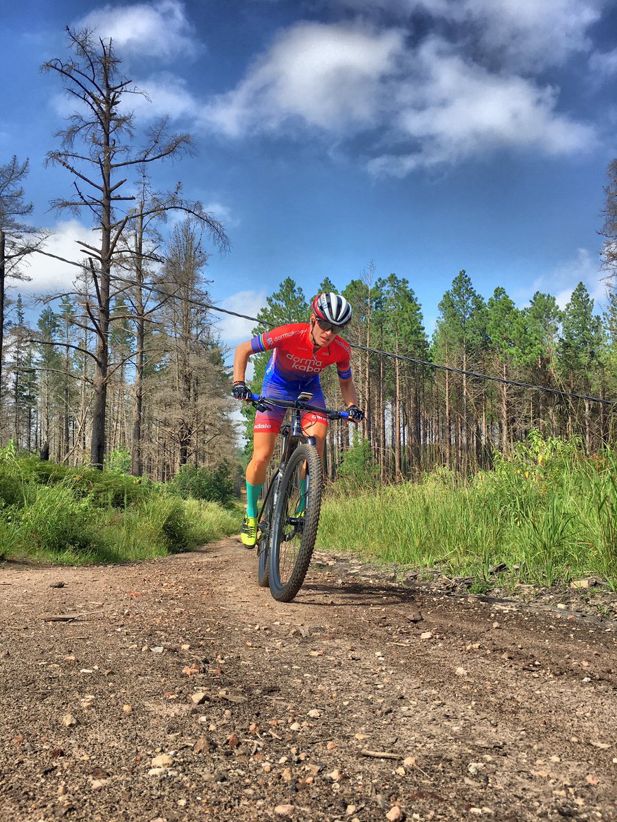 robyndegroot's tweet photo. Daily G O A L S
Be INSPIRED by them • BELIEVE in them • ACT on them
...Sum of small efforts repeated day in & day out 🔁 🧮
#oneobsession #athletelife #isostar #rideschwalbe #isostaredge #hiitworkout https://t.co/jBEGfiHGZW