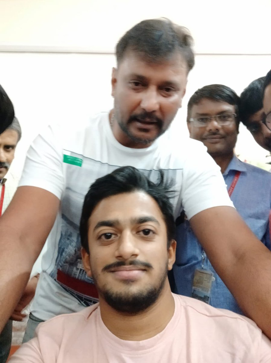 DBossFansGubbi's tweet photo. #TodayExclusive ಇವತ್ತಿಗೆ ಸರಿಯಾಗಿ 1 ವಾರಕ್ಕೆ ಕರುನಾಡಿನಲ್ಲಿ ಮಹಾಶಿವರಾತ್ರಿ, ದಸರಾ, ಯುಗಾದಿ, ದೀಪಾವಳಿ, ಸಂಕ್ರಾಂತಿ, ಕ್ರಿಸ್ಮಸ್, ರಂಜಾನ್ ಹಬ್ಬದ ಸಂಭ್ರಮ 😍💖 #ಡಿಬಾಸ್ ಅಭಿನಯದ ಹೈ ವೋಲ್ಟೇಜ್ ಸಿನಿಮಾ #ರಾಬರ್ಟ್ ಬಿಡುಗಡೆಗೆ 7 ದಿನಗಳು ಮಾತ್ರ ಬಾಕಿ 🔥💥 ಮಾರ್ಚ್ 11ಕ್ಕೆ ಮಹಾಹಬ್ಬ 😘
#RoberrtStromMarch11 @dasadarshan https://t.co/kmjizZ3cwl