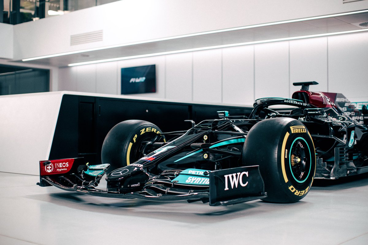 MercedesAMGF1's tweet image. Good morning to W12 and W12 only 🖤