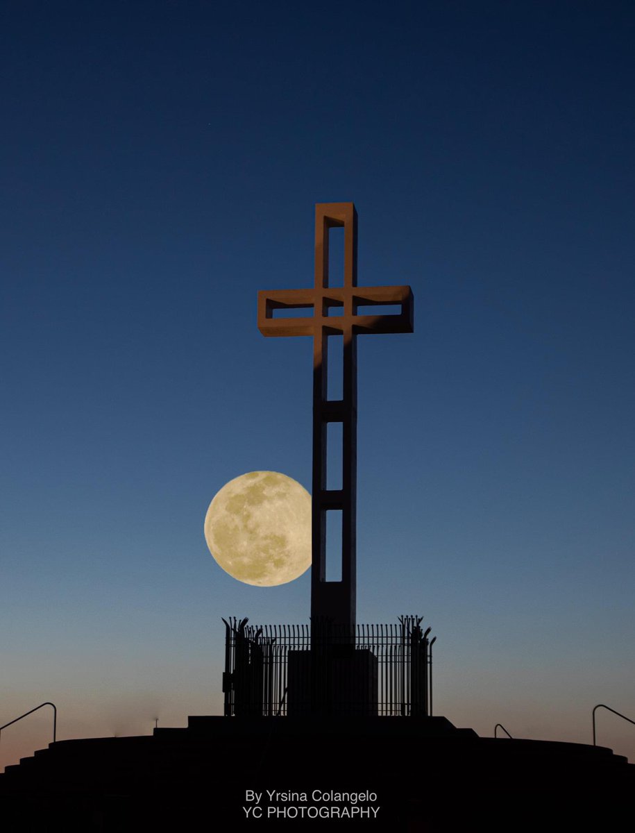ycphotographysd's tweet photo. Like the moon it shall be established forever, a faithful witness in the skies.” Selah(Psalm 89:37)
Three things cannot be long hidden: the sun, the moon and the truth. Buddha #ycphotographysd #lajolla #mountsoledad #presidiopark #canon5dmarkiv @CanonUSAimaging https://t.co/ZfVSPCV3OO