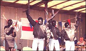 DarkHorace's tweet image. If loyalists turn on  innocent Catholics again the world will turn on them. Their own GOV will turn on them. Calls for a UI will go through the roof. If your only support is Jamie Bryson &amp;amp; The Disastrous Unionist Party, you're in a bad place. Loyalists know it.