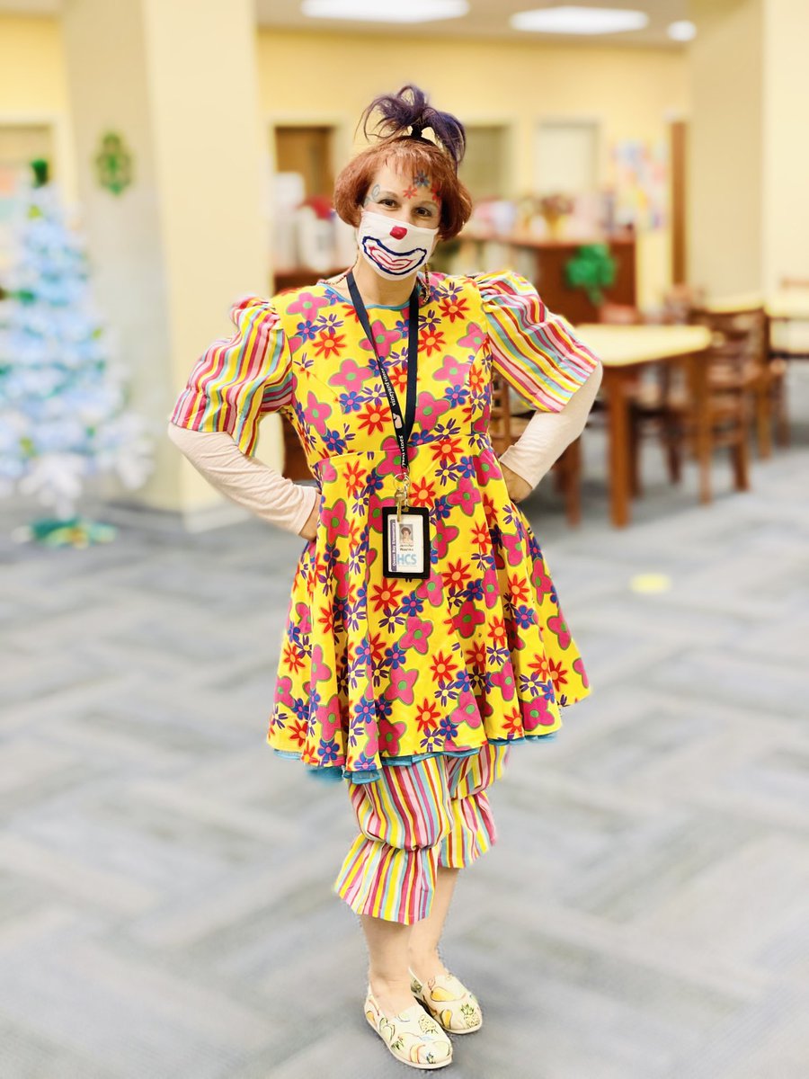 OceanBay_Elem's tweet photo. #WackyWednesday was all about the laughs of humor fiction #ReadAcrossAmerica #HCSLibraryMedia @HCSInfo  #OBEreads https://t.co/3ZV32C98pX