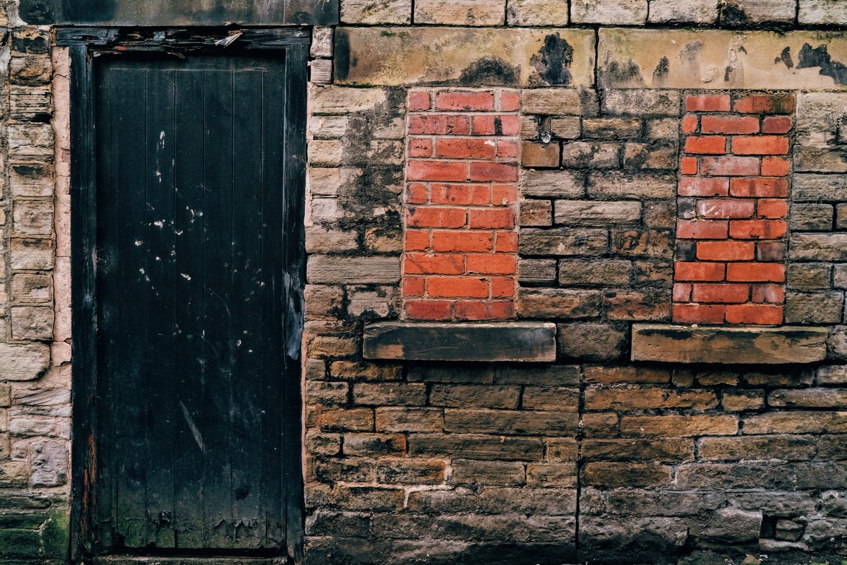 Grim art, ghost signs and ghost windows.  @GrimArtGroup  #grimart  #urbex  @ghostsigns  @BradfordMuseums  @visitBradford  @bdproducinghub  @bradford  @bfdcityoffilm  @ShakAndSonsEsq  @appertunity