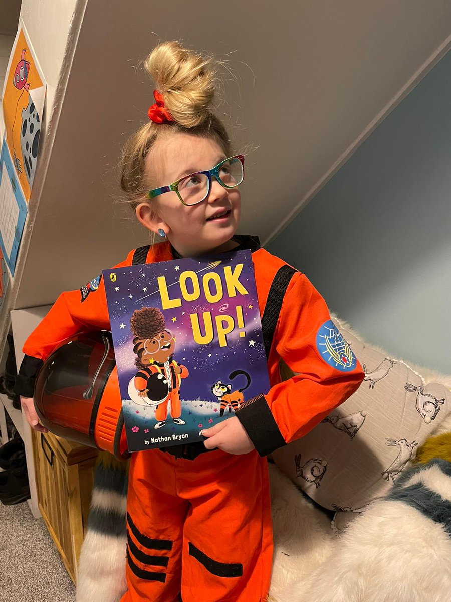 EdadventuresM's tweet photo. @NathanBryon @MrEFinch @DapsDraws Well deserved π wasnβt a difficult choice for our little #MarvellousMarthy to decide who to dress up as today for #WorldBookDay2021 #WorldBookDay #onedayonmars #youngastronaut #girlsinstem https://t.co/T1KKJeMOJn