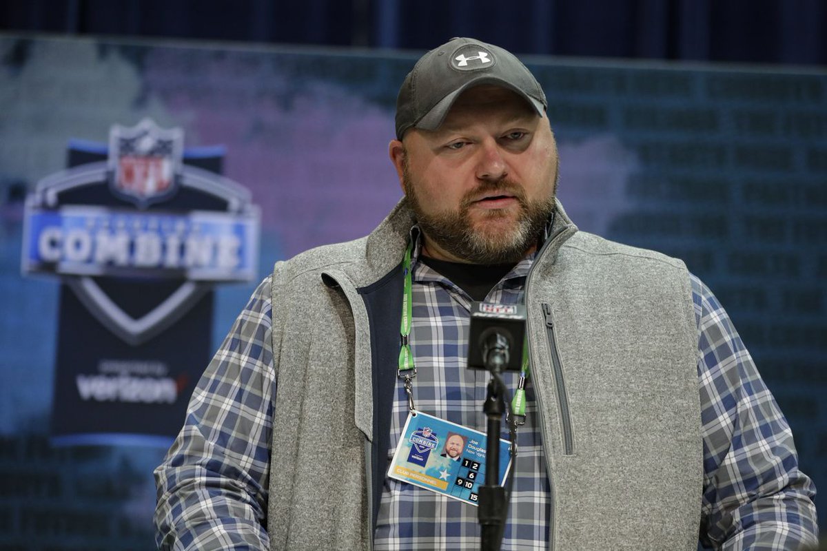 Jets’ Joe Douglas puts up ‘for sale sign’ on Sam Darnold