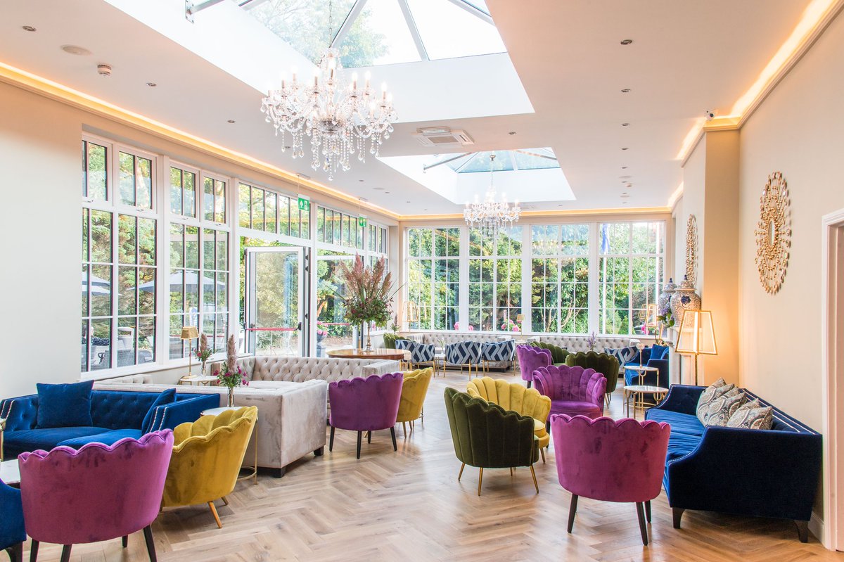 Nestled away in the woodlands of Glanmire and just 10 minutes outside of Cork City!

<a href="/CorkViennaWoods/">Cork's Vienna Woods Hotel & Villas</a>'s is the perfect getaway for you to relax with a good book and unwind in total peace 📚👌

#OriginalIrishHotels #OriginalIrishThursday #WorldBookDay