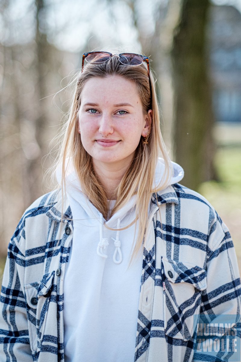 HumansOfZwolle's tweet photo. “Het is lekker weer, dus we doen even een wandelingetje met mijn vriend Tadé. Hij studeert in Delft en elke week komt hij een dag hier studeren. Gezellig! Ik heb een tussenjaar en ik....
Lees verder op Facebook: https://t.co/mi9YNC7vw0 https://t.co/adJNVgmcnr