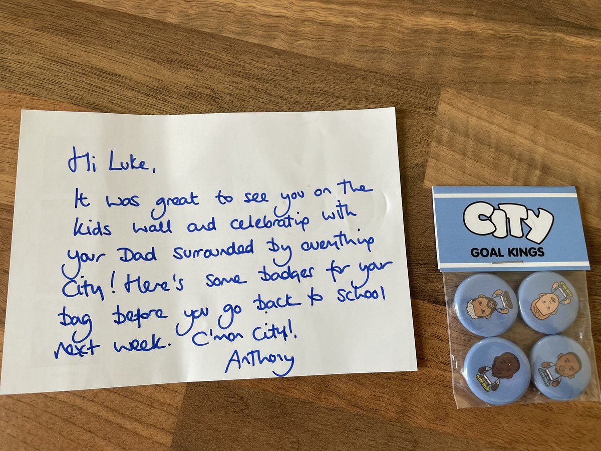 poultongolfer's tweet photo. What an amazing and kind gesture from @thegingerwig to send a note and some badges for the boy. Thanks Anthony! Made his week! Must have looked up our address from previous orders and sent it, ๐คฉ #mancity #mcfc #thegingerwig https://t.co/m1PlgBHnnE